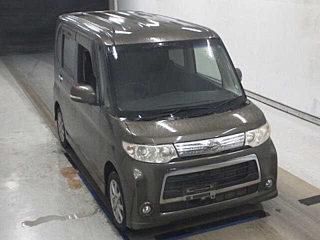 Daihatsu Tanto 2011