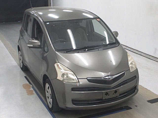Toyota Ractis 2006