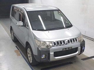 Mitsubishi Delica 2011