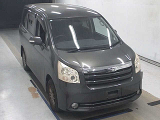 Toyota Noah 2009