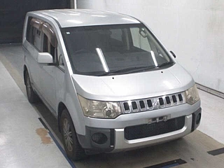 Mitsubishi Delica 2013