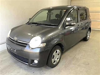 Toyota Sienta 2010