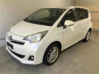 Toyota Ractis 2013