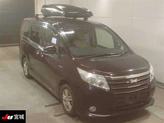 Toyota Noah 2014