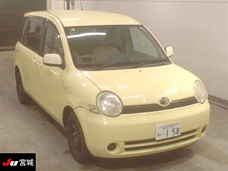 Toyota Sienta 2004