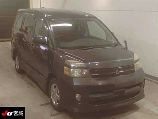 Toyota Voxy 2006