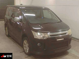 Mitsubishi Delica 2011