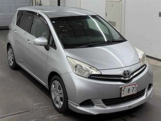Toyota Ractis 2011