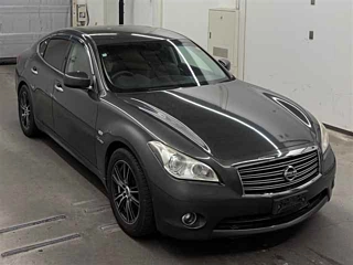 Nissan Fuga 2012