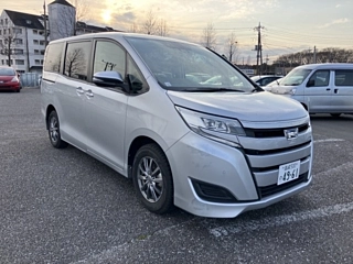 Toyota Noah 2021