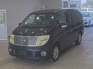 Nissan Elgrand 2004