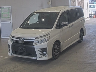 Toyota Voxy 2015