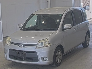 Toyota Sienta 2013