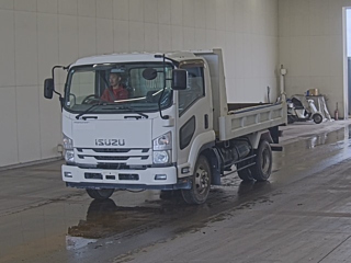 Isuzu Forward 2015