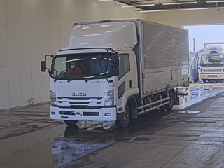 Isuzu Forward 2016