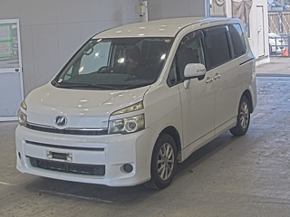 Toyota Voxy 2011