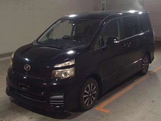 TOYOTA VOXY 2010