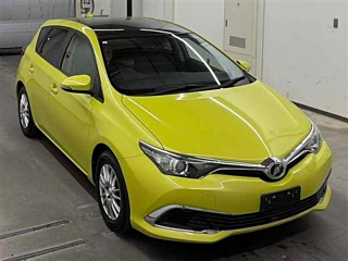 TOYOTA AURIS