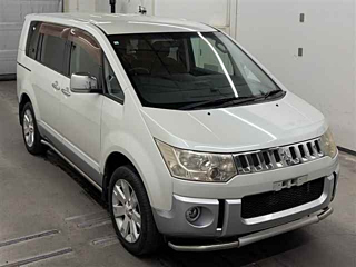 MITSUBISHI DELICA D5