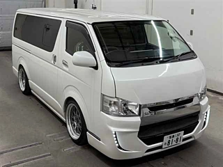 TOYOTA HIACE VAN