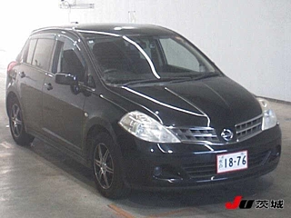 NISSAN TIIDA
