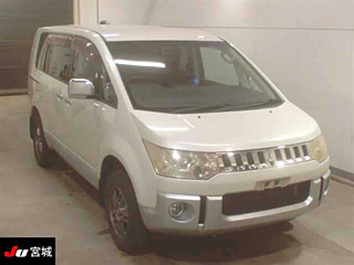 MITSUBISHI DELICA D5