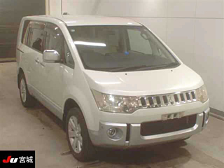 MITSUBISHI DELICA D5