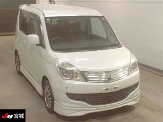 MITSUBISHI DELICA D2