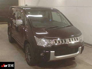 MITSUBISHI DELICA D5