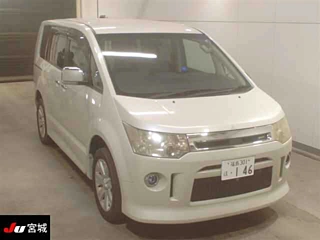 MITSUBISHI DELICA D5