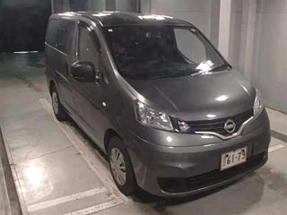 NISSAN NV200
