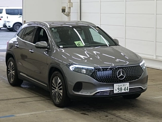 MERCEDES BENZ EQA
