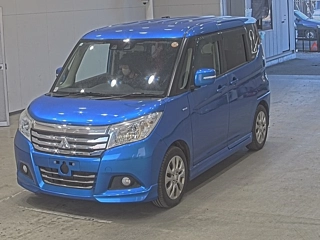 MITSUBISHI DELICA D2