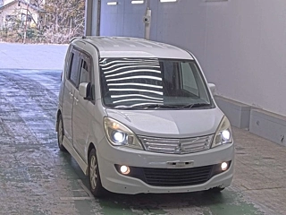 MITSUBISHI DELICA D2
