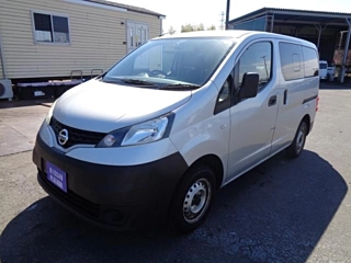 NISSAN NV200