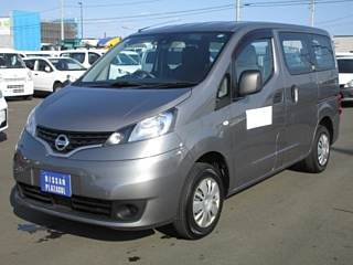 NISSAN NV200