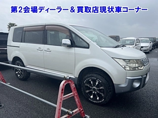 MITSUBISHI DELICA D5