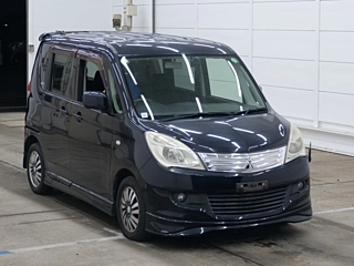 MITSUBISHI DELICA D2