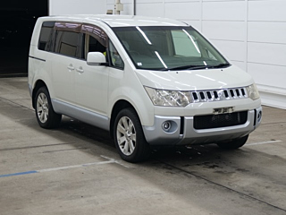 MITSUBISHI DELICA D5