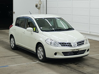 NISSAN TIIDA