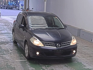 NISSAN TIIDA