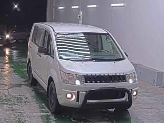 MITSUBISHI DELICA D5