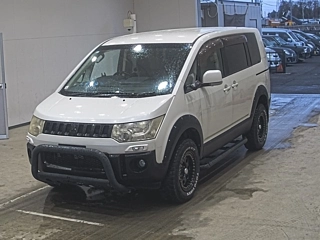 MITSUBISHI DELICA D5