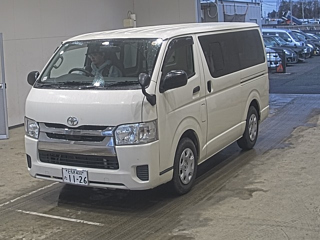 TOYOTA HIACE VAN
