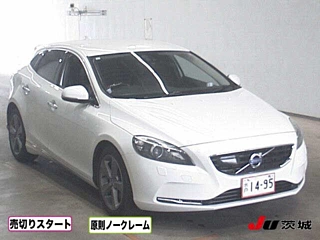 VOLVO V40