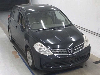 NISSAN TIIDA