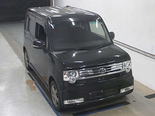 TOYOTA PIXIS SPACE