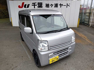 NISSAN CLIPPER VAN