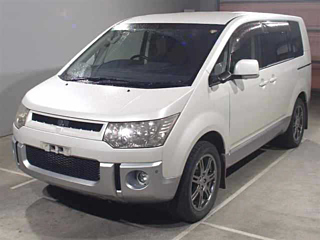 MITSUBISHI DELICA D5