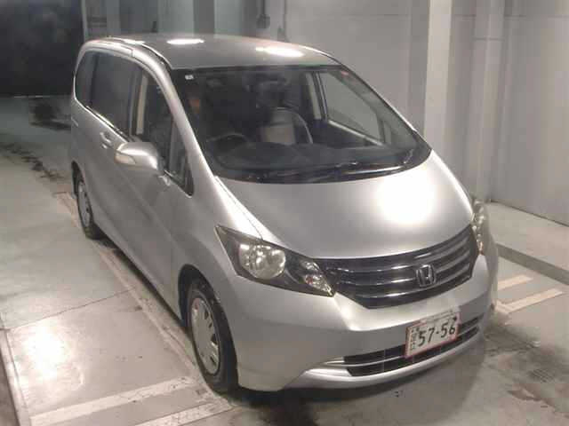 HONDA FREED 2010